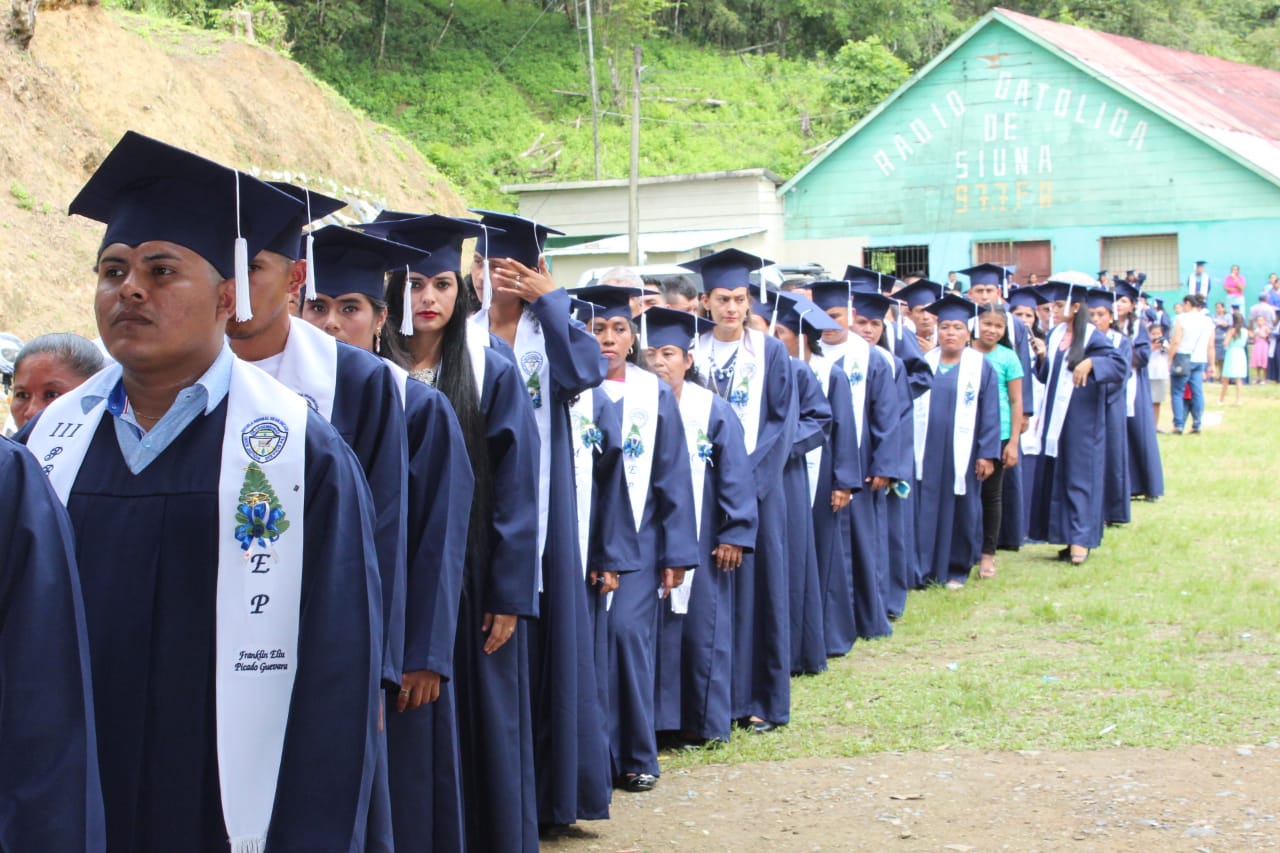 Celebrando la esperanza de un mejor futuro, image size:1280x853