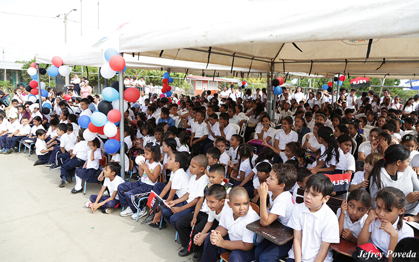 colegio-tomas-homenaje