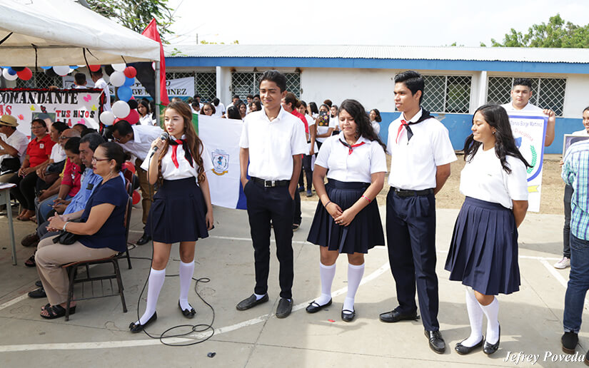 colegio-tomas-homenaje