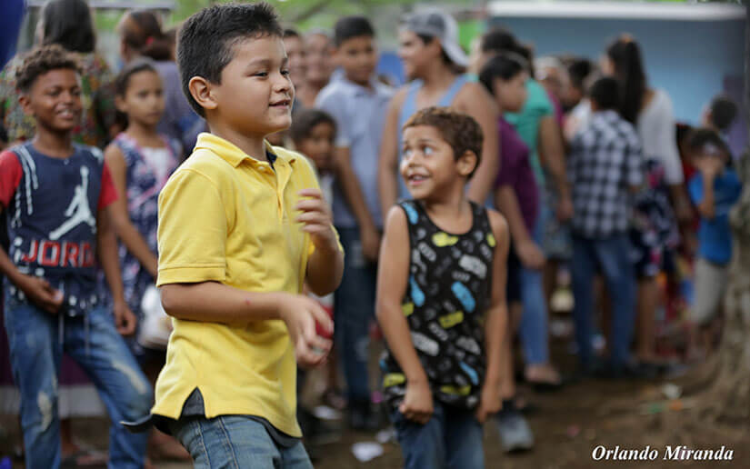 ni&ntilde;os