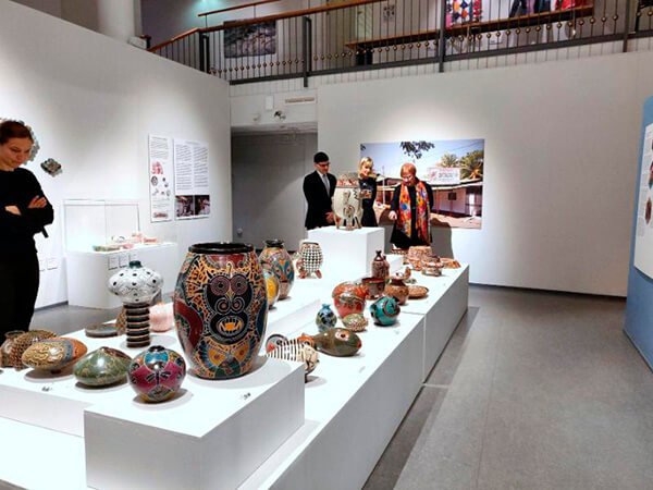 Expresidenta de Finlandia, Tarja Halonen, visita exposición de artesanía nicaragüense