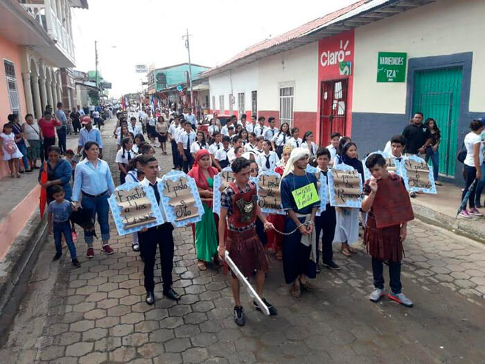celebracion-dia-de-la-biblia-nicaragua