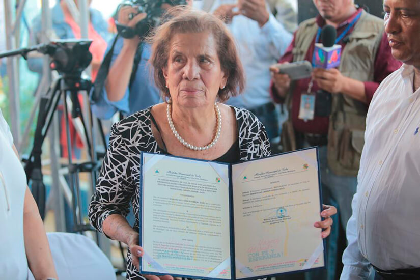 homenaje póstumo a diputado hebert