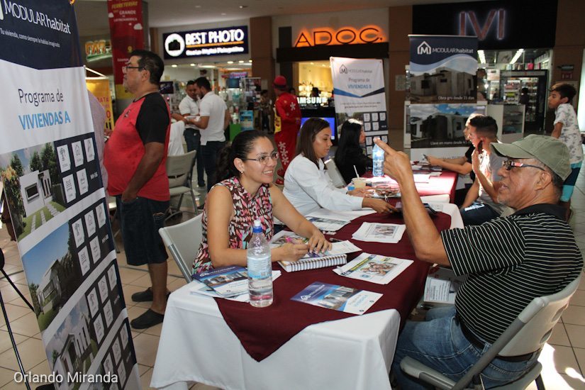 Familias asisten a la primera edición de la Expo Casa 2020