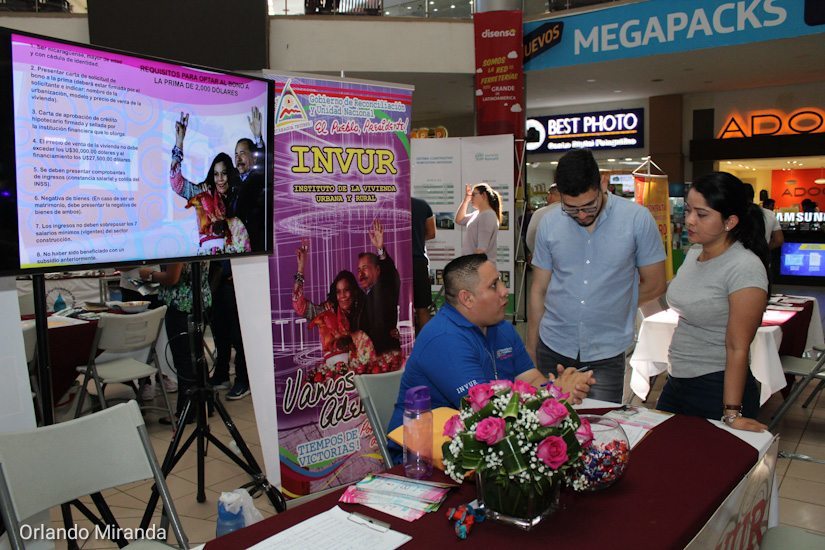 Familias asisten a la primera edición de la Expo Casa 2020