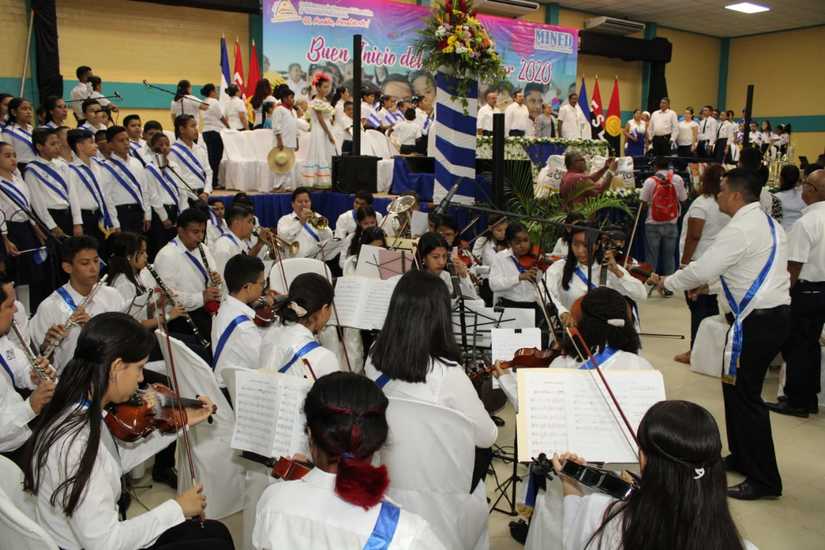 inauguran-a&ntilde;o-esoclar-chinandega
