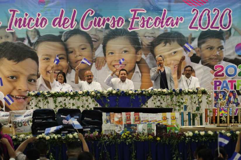 inauguran-a&ntilde;o-esoclar-chinandega