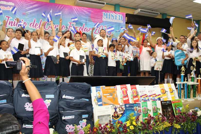 inauguran-a&ntilde;o-esoclar-chinandega