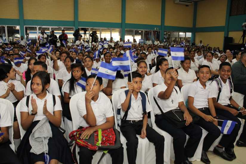 inauguran-a&ntilde;o-esoclar-chinandega