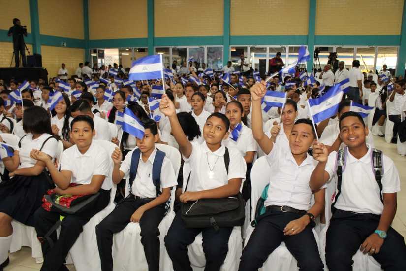 inauguran-a&ntilde;o-esoclar-chinandega