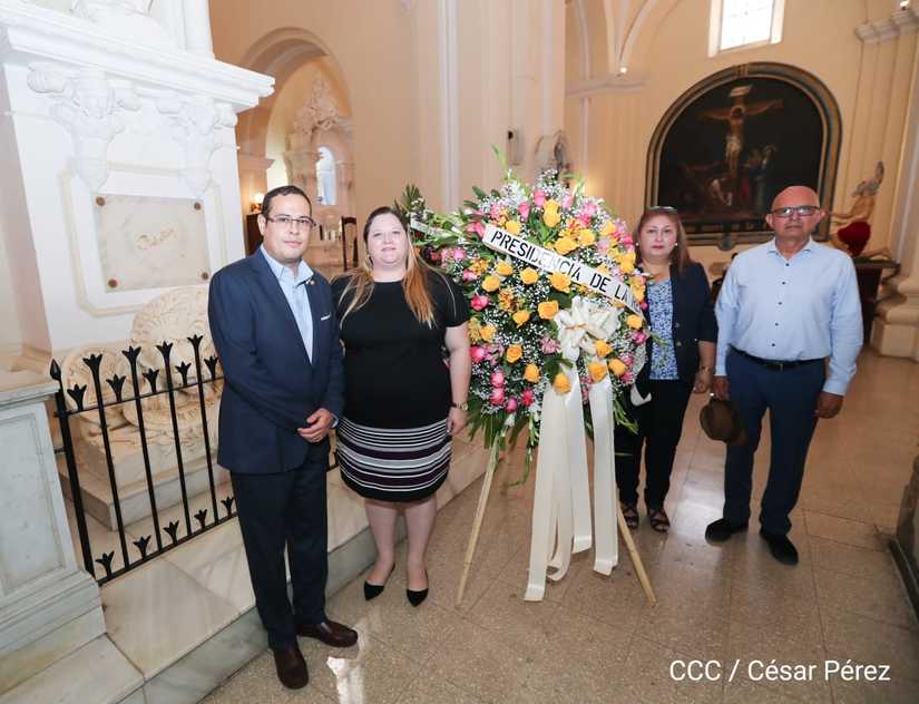 leon-homenaje-ruben-dario