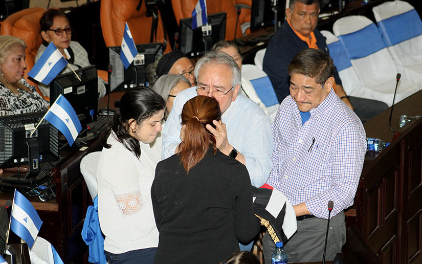 homenaje-postumo-asamblea