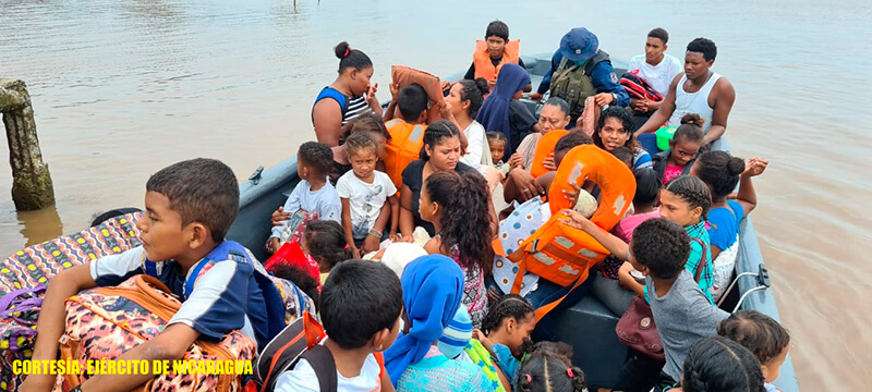 evacuacion-familias-costa-caribe-nicaragua