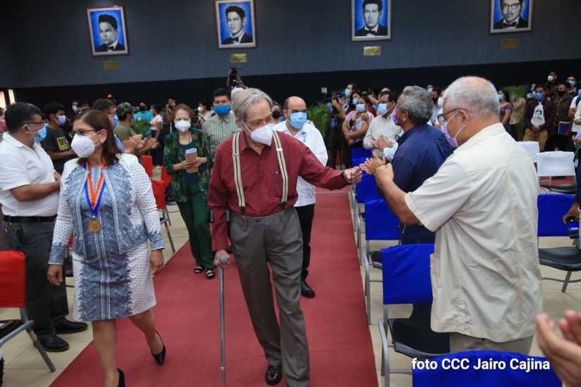 honoris-causa