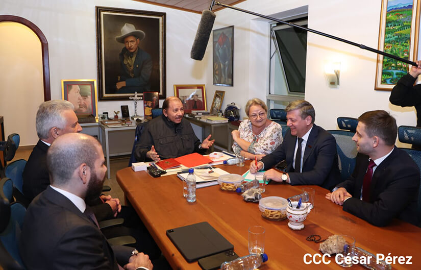 daniel-ortega-recibe-medallas-rusia