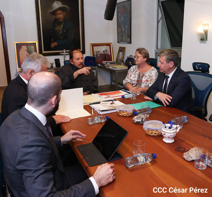 daniel-ortega-recibe-medallas-rusia