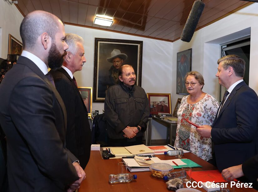 daniel-ortega-recibe-medallas-rusia