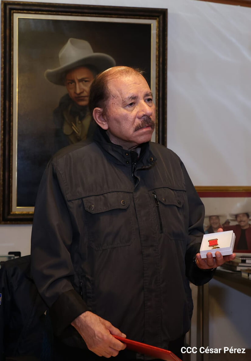 daniel-ortega-recibe-medallas-rusia