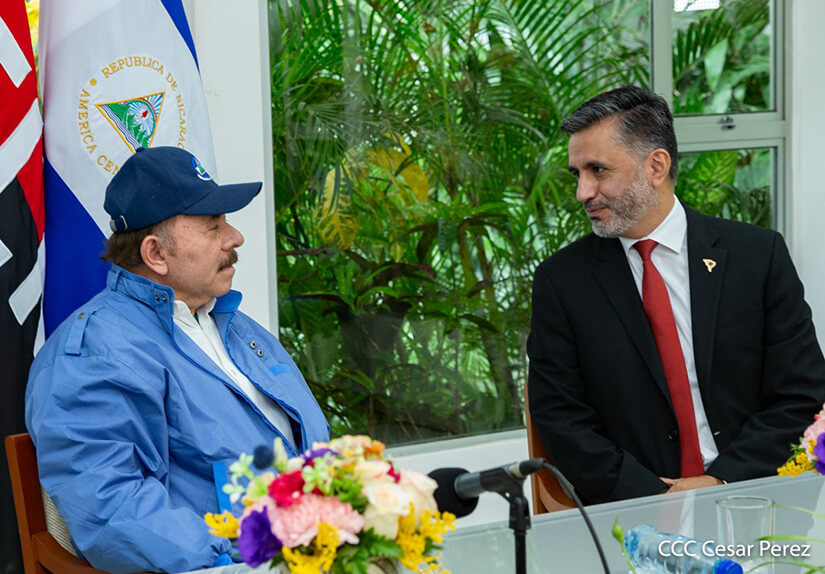 daniel-ortega-sacha-llorenti-nicaragua