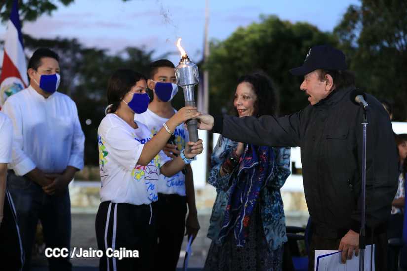 presidente-recibe-antorcha