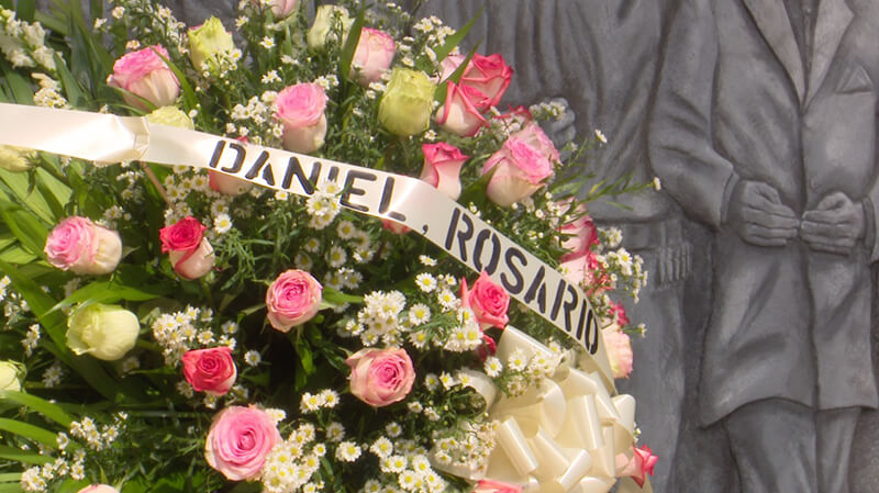 flores-dos-rosario-arnoldo-guillen