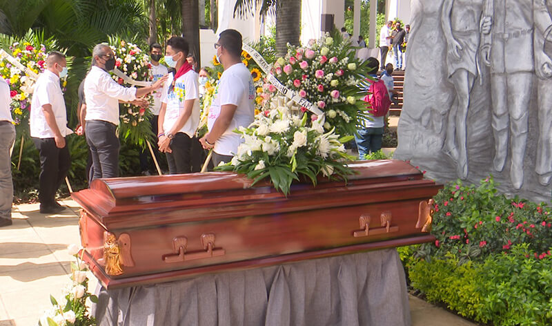 flores-dos-rosario-arnoldo-guillen