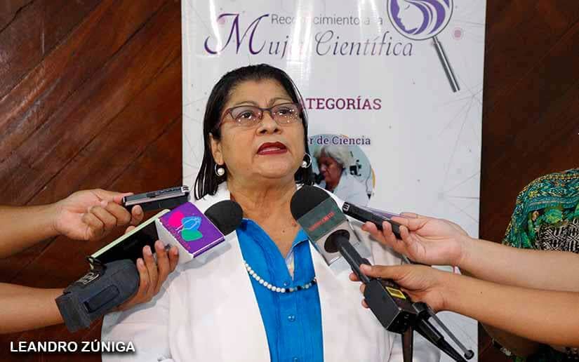 MUJERES