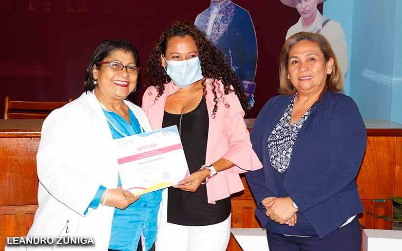 MUJERES