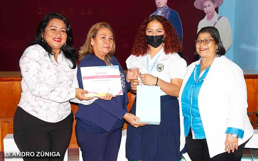 MUJERES