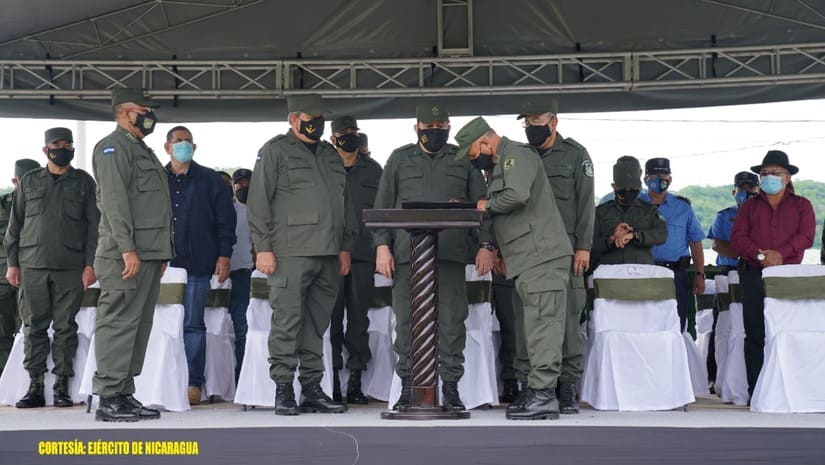 en