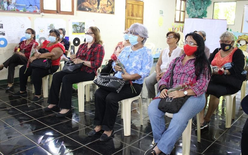MUJERES