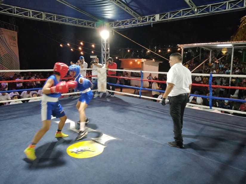 Realizan velada de boxeo juvenil en el Parque Nacional de Ferias
