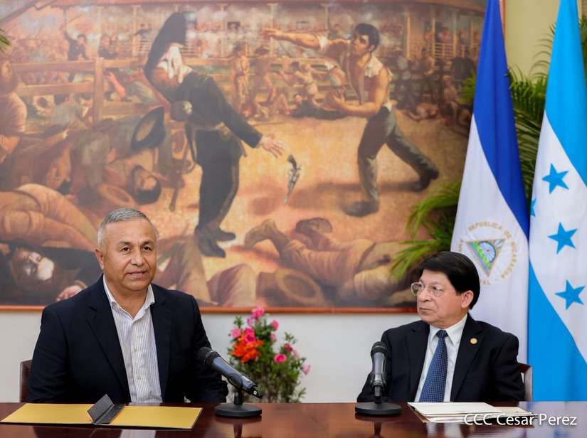 Cancillería de Nicaragua recibe Copias de Estilo del Embajador de Honduras