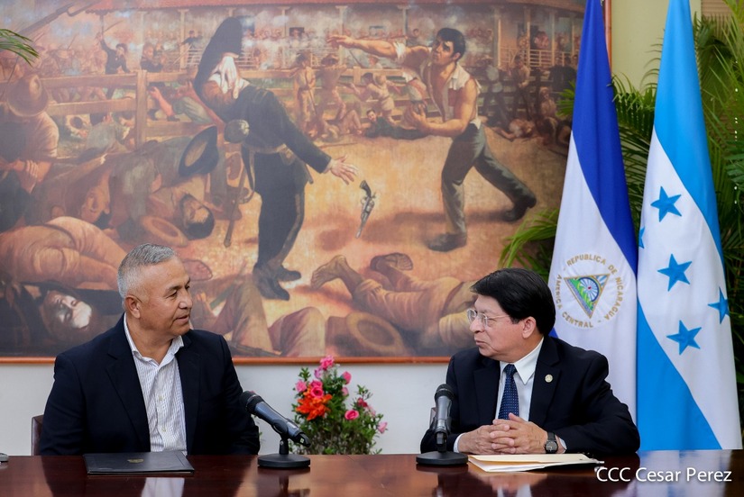 Cancillería de Nicaragua recibe Copias de Estilo del Embajador de Honduras