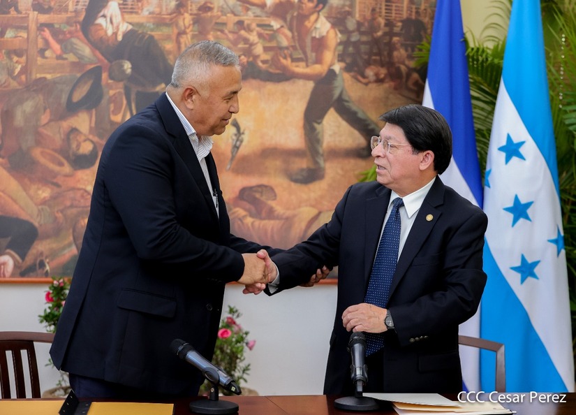 Cancillería de Nicaragua recibe Copias de Estilo del Embajador de Honduras