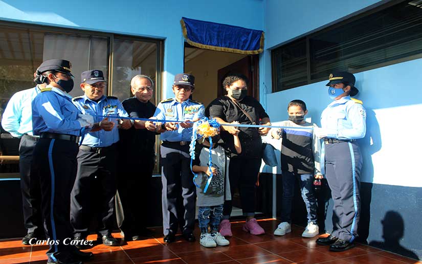 POLICIA