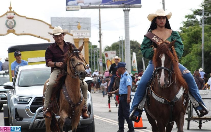 DESFILE