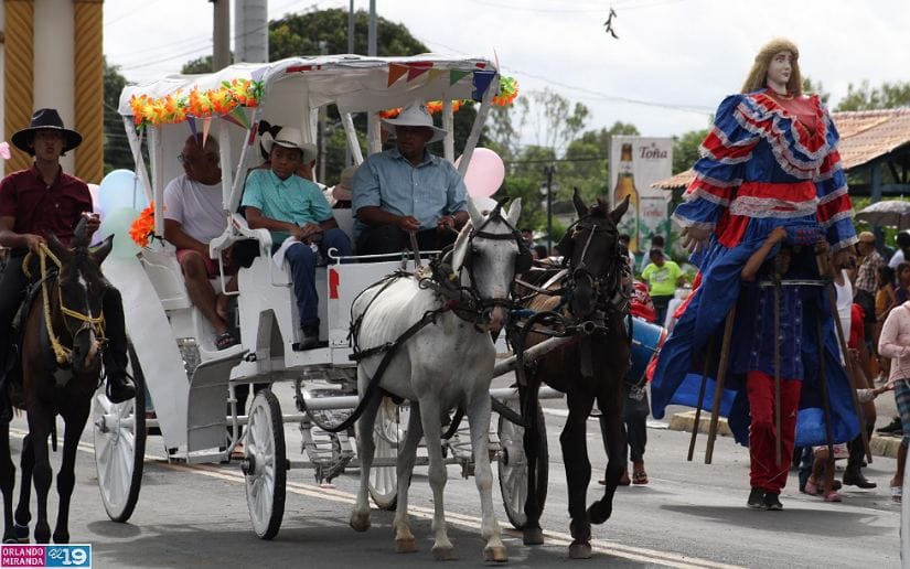 DESFILE