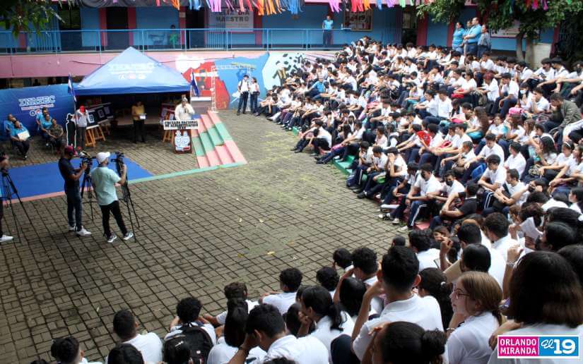 ESTUDIANTES