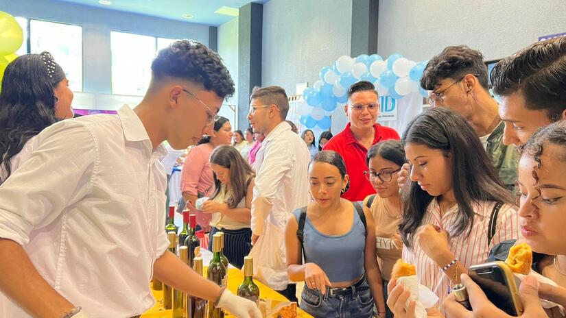 JOVENES