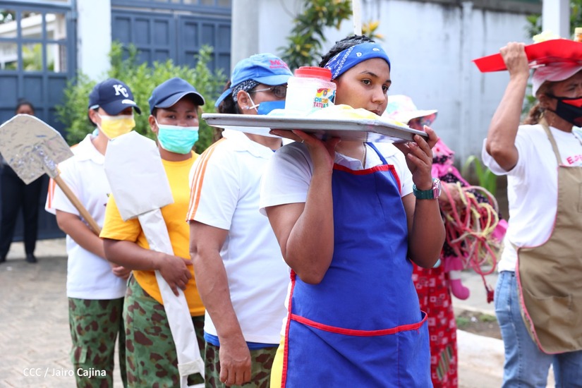 MUJERES