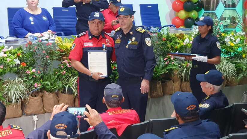 BOMBEROS