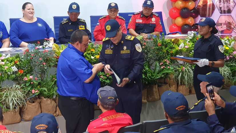 BOMBEROS