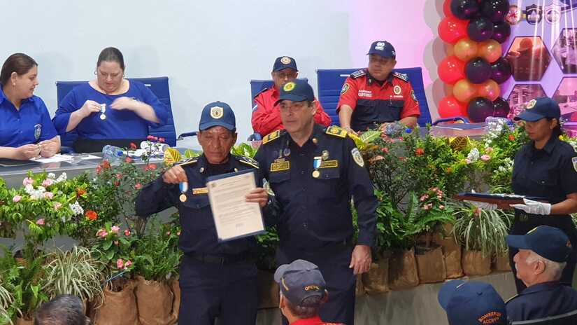 BOMBEROS