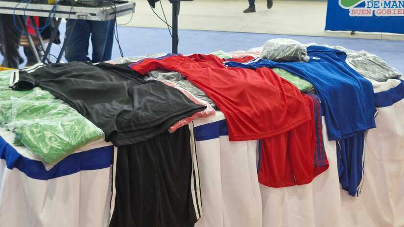 UNIFORMES