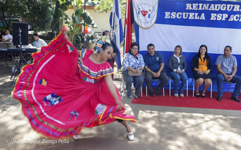 ESCUELA24