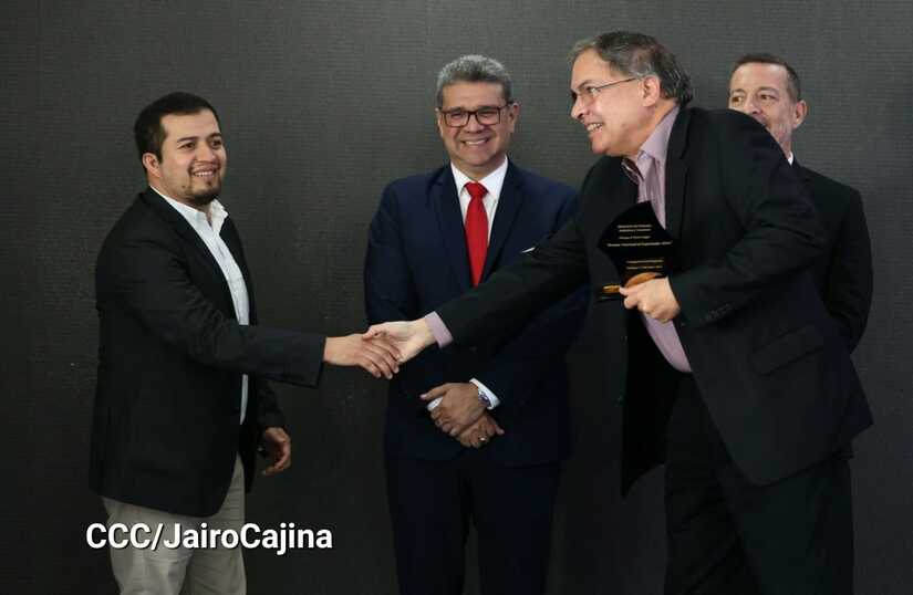 EXPORTADORES44