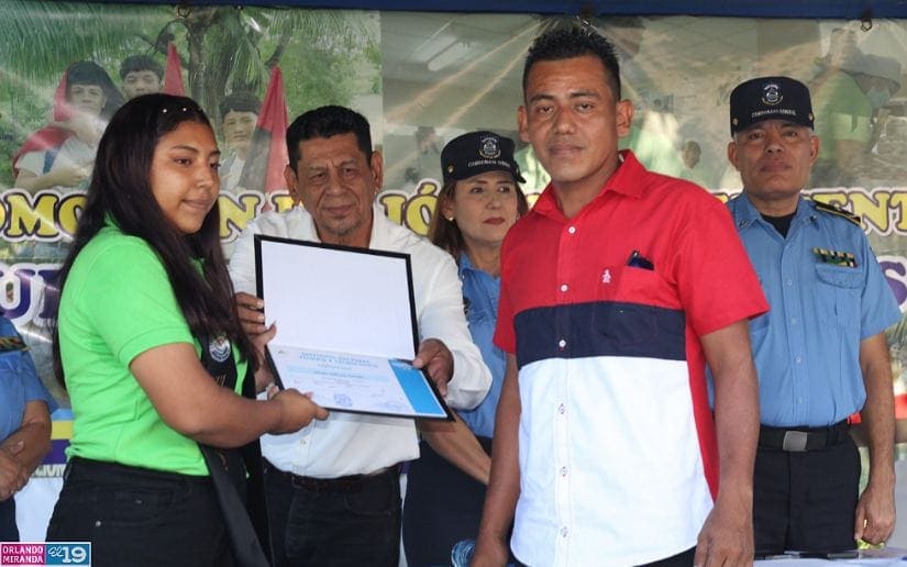 POLICIA-GRADUACION6