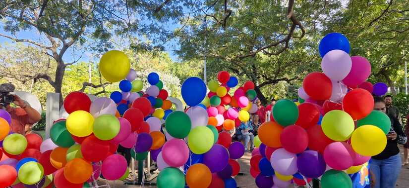 GLOBOS