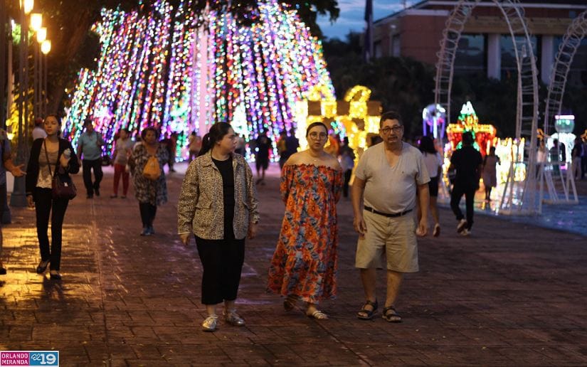 LUCES8